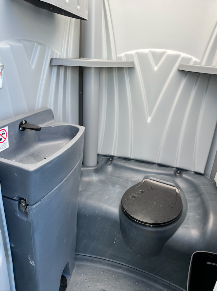 GT Portable Toilet with Sink
