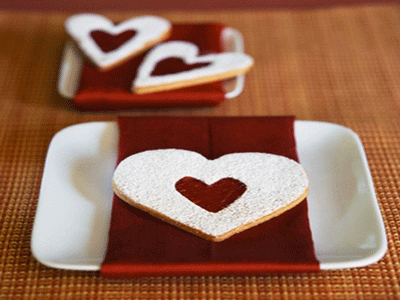 heart-decorations-table-decorating-valentine-ideas-romantic