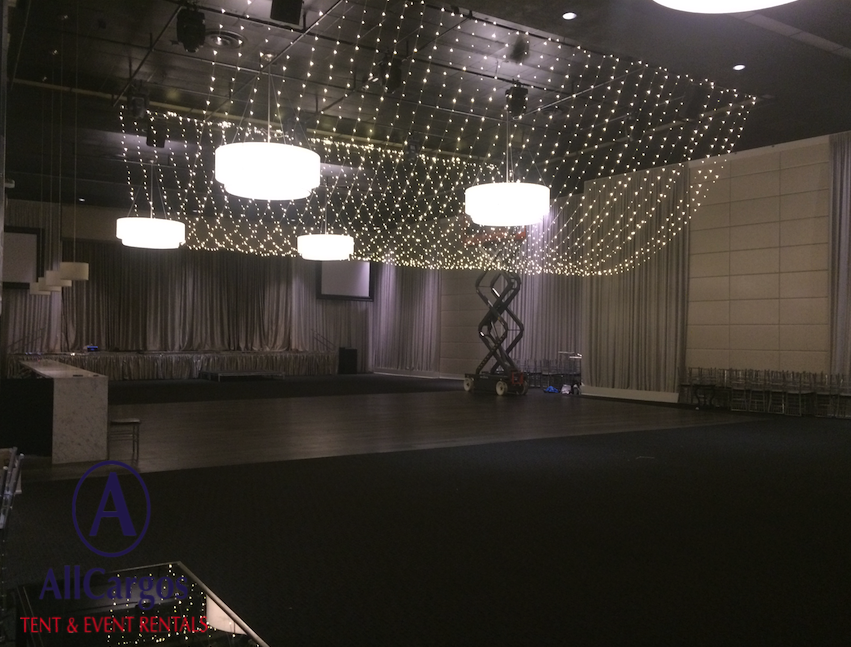 wedding-twinkle-lights-installed-at-the-grand-luxe-event-boutique