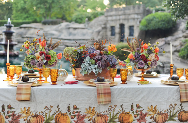 colorful-thanksgiving-entertaining-vintage-inspired-tablescapes